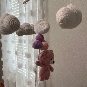 Teddy bear with balloons babymobile, crochet teddybear baby nursery